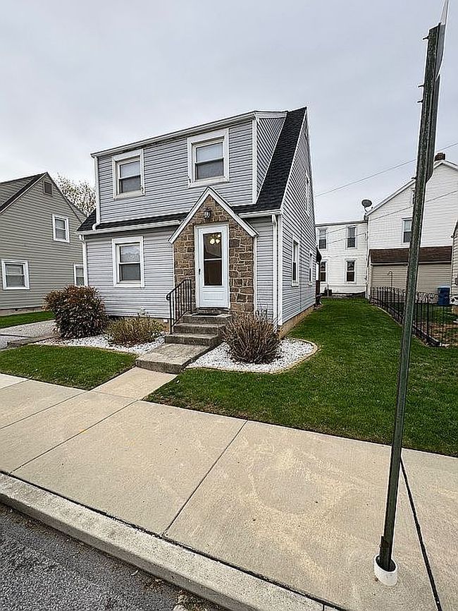 1562 Stanton St, York, PA
