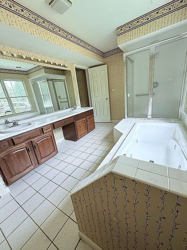 Photo of 140 Pheasant Run Dr #140A, Chagrin Falls, OH