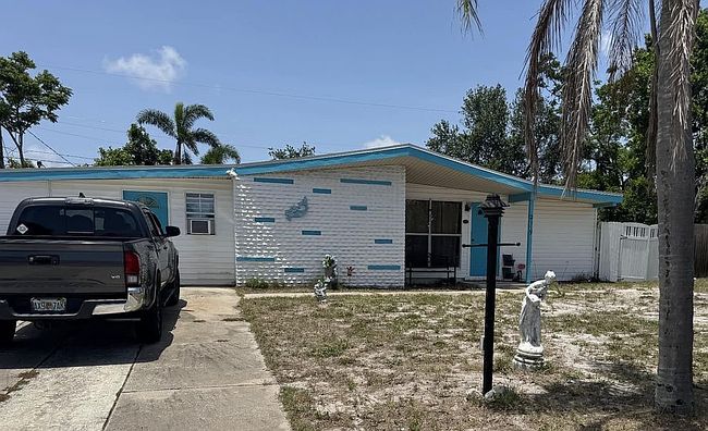 Photo of 2119 N Wellesley Dr, Bradenton, FL