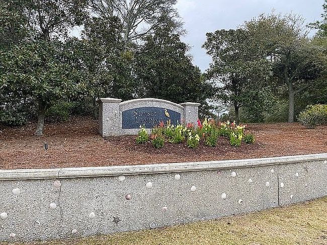 Photo of 400 Sunrise Ct, Emerald Isle, NC