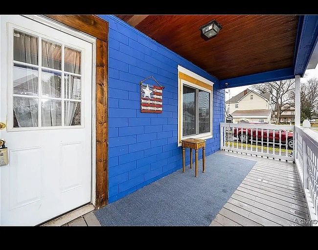 Image of 402 Riverside Dr