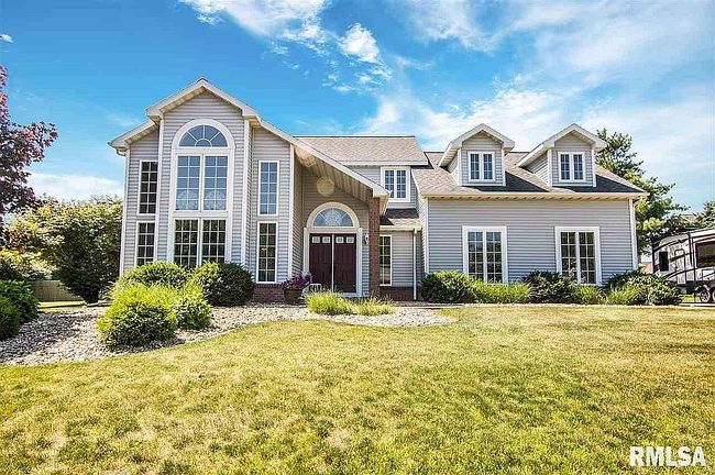 Photo of 16 Cranford Dr, Washington, IL