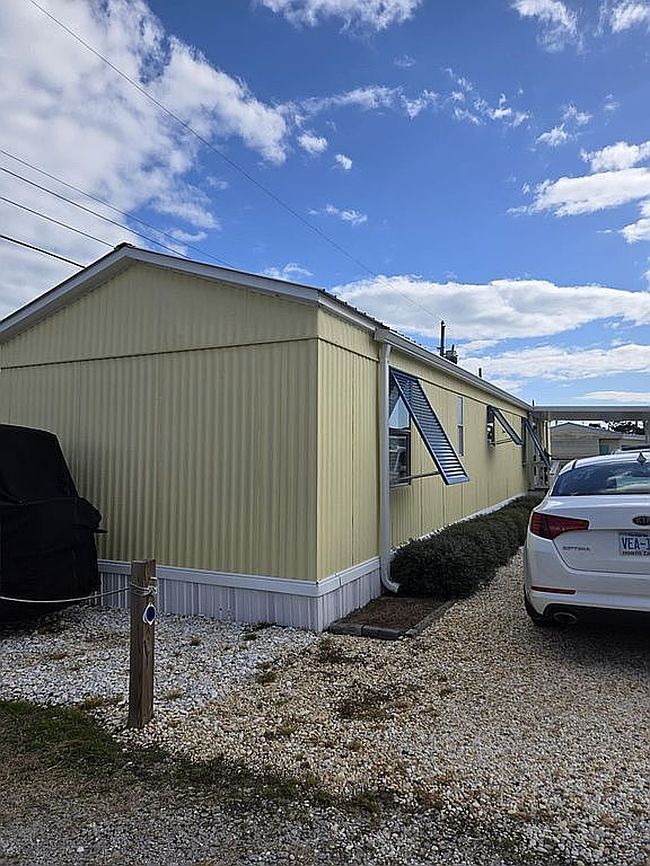 Image of 133 Mobile Dr #C