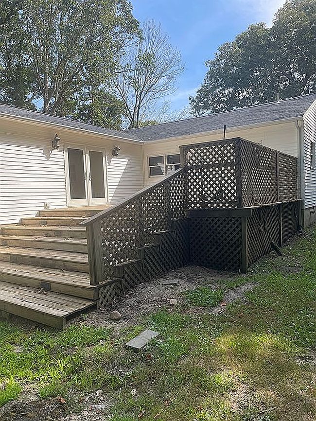 Photo of 250 Lakeside Trl, Ridge, NY