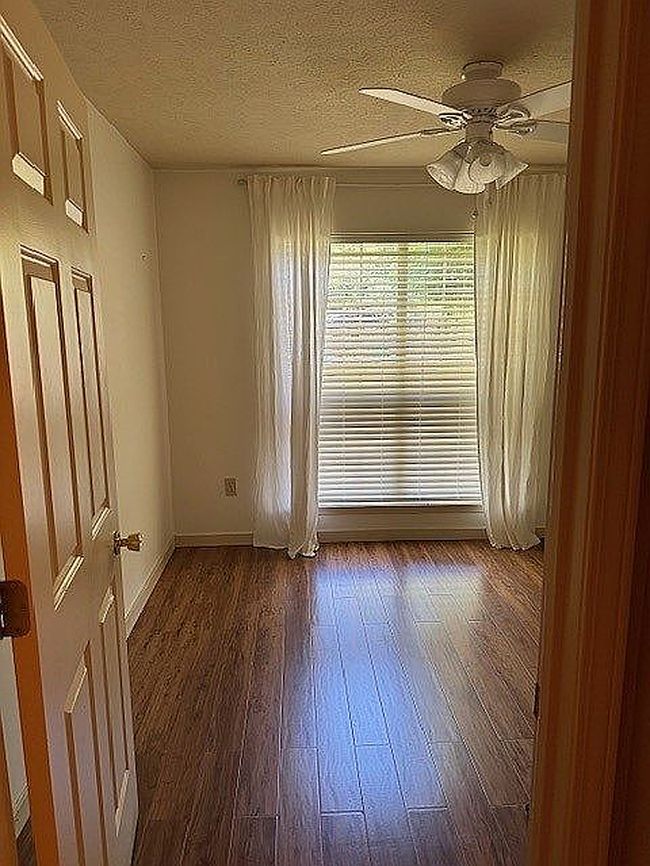 Image of 461 Mockingbird Ln