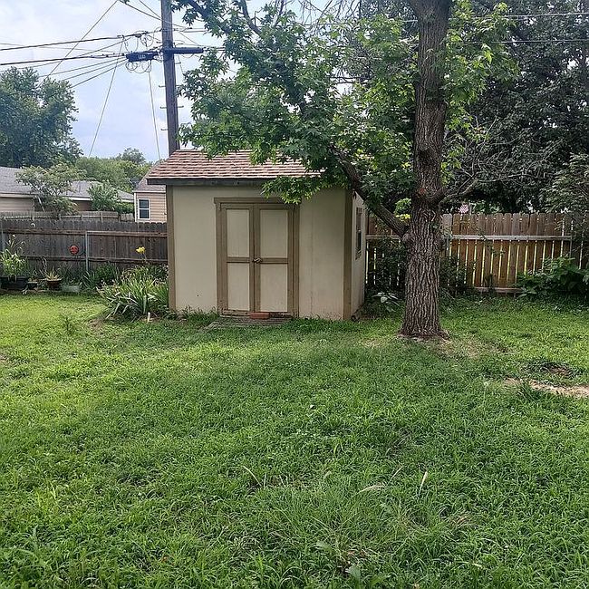 Photo of 817 N Young St, Wichita, KS