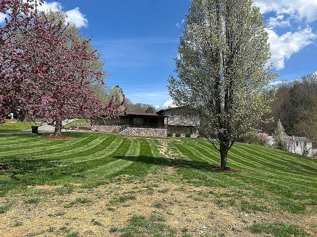 Photo of 610 Pine St Ne, Coeburn, VA