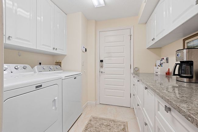 Additional photo 1 of property located at 200 Cocoanut Ave Apt 5