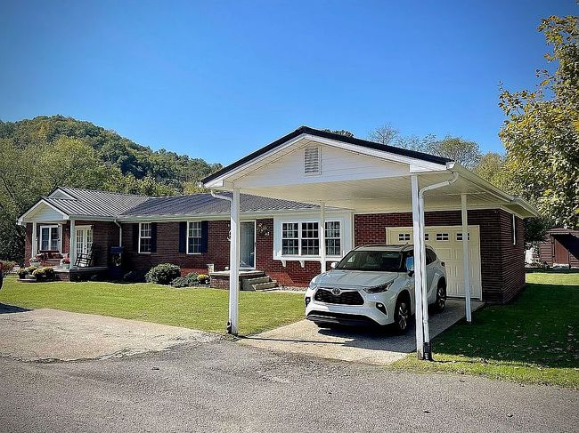 Photo of 44 Music St, Prestonsburg, KY