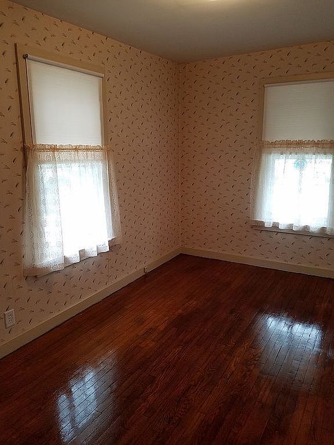 Photo of 509 S Clayton St, Bloomington, IL