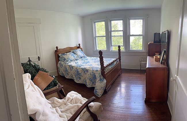 Photo of 5690 Burkes Garden Rd, Tazewell, VA