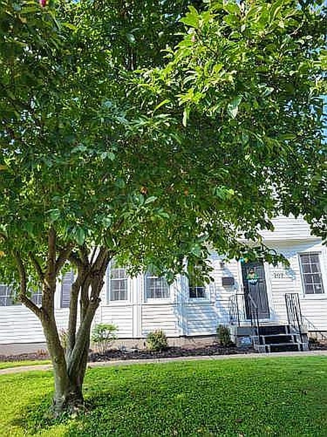 Image of 207 Hillcrest Dr