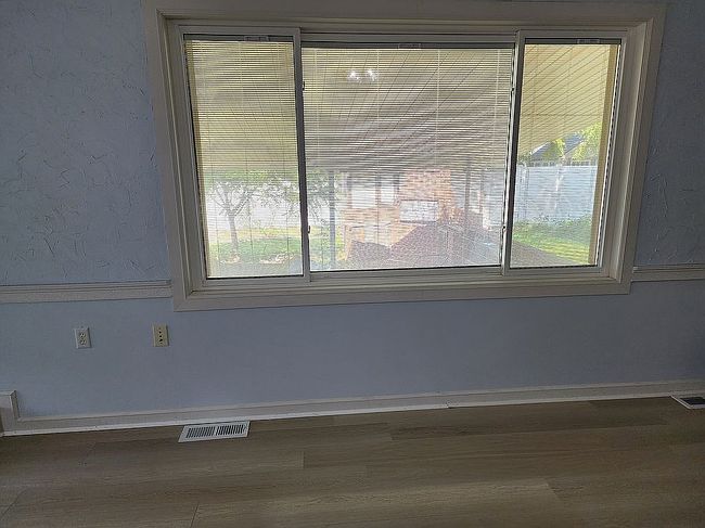 Photo of 1307 Lawrence Dr, Hays, KS