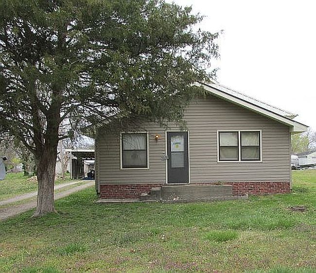 Photo of 210 W South St, Arma, KS