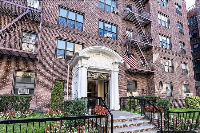 Photo of 73-20 Austin St Apt #2E, Forest Hills, NY