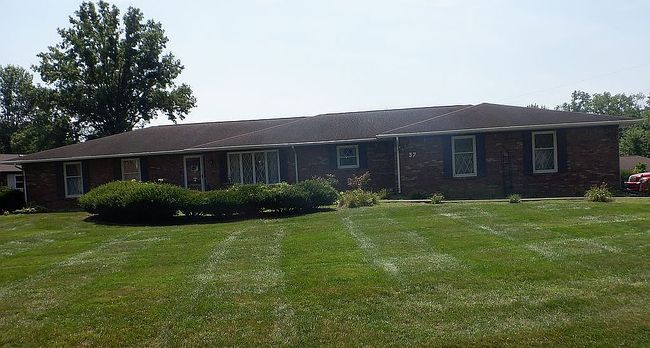 Photo of 37 E Brookside Dr, Terre Haute, IN
