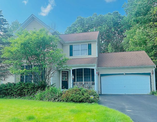 Photo of 18 Lupine Dr, Malta, NY