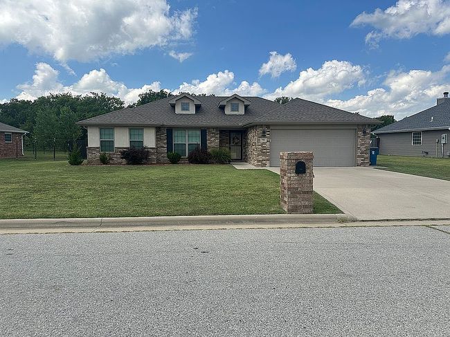 Photo of 706 Elliott Dr