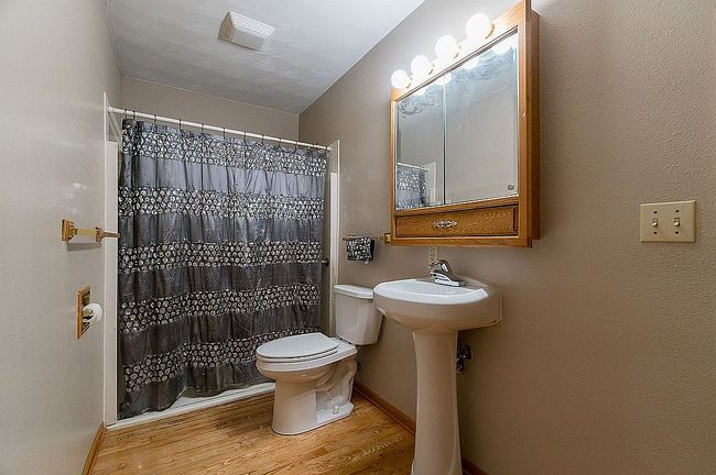 Photo of 1415 Parkview Dr, Marion, IA