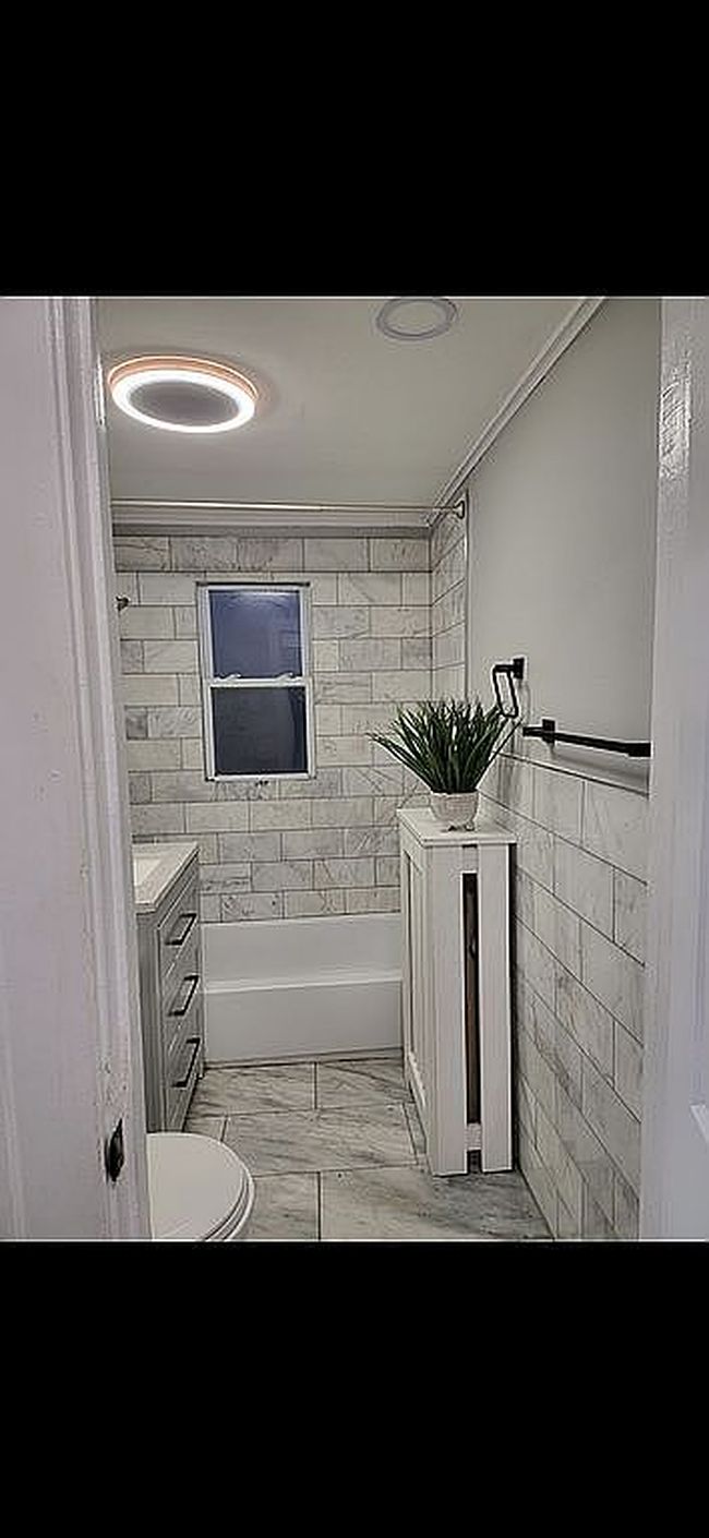 Image of 289 N Center St