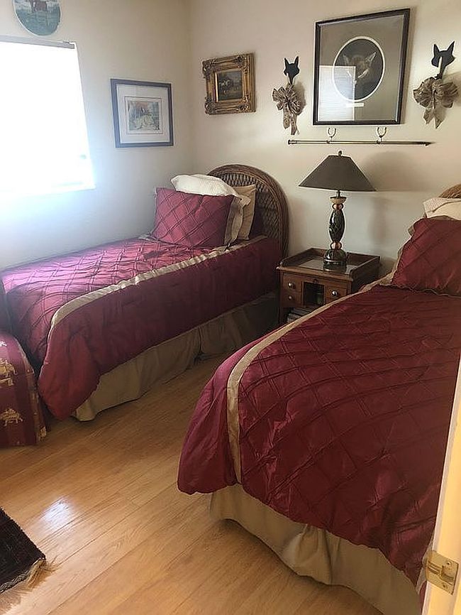 Additional photo 2 of property located at 7 Lexington Ln E