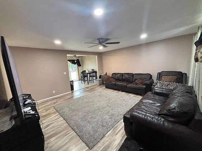 Image of 506 Larson St