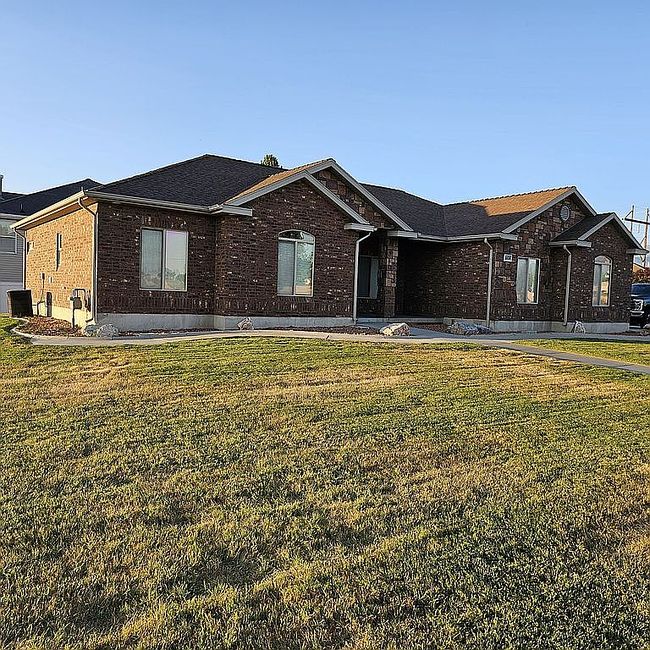Photo of 1608 W 1300 N, Clinton, UT