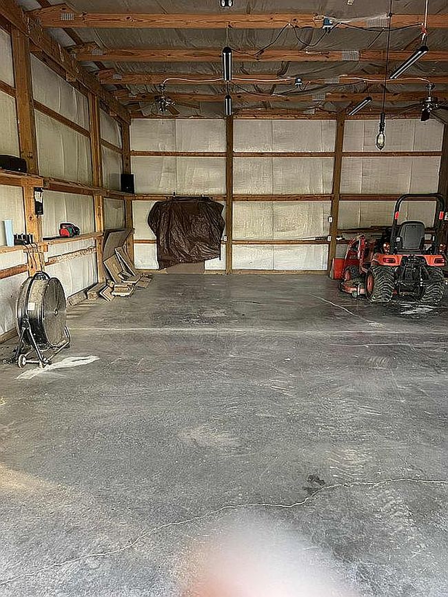 Image of 1676 Graves Rd