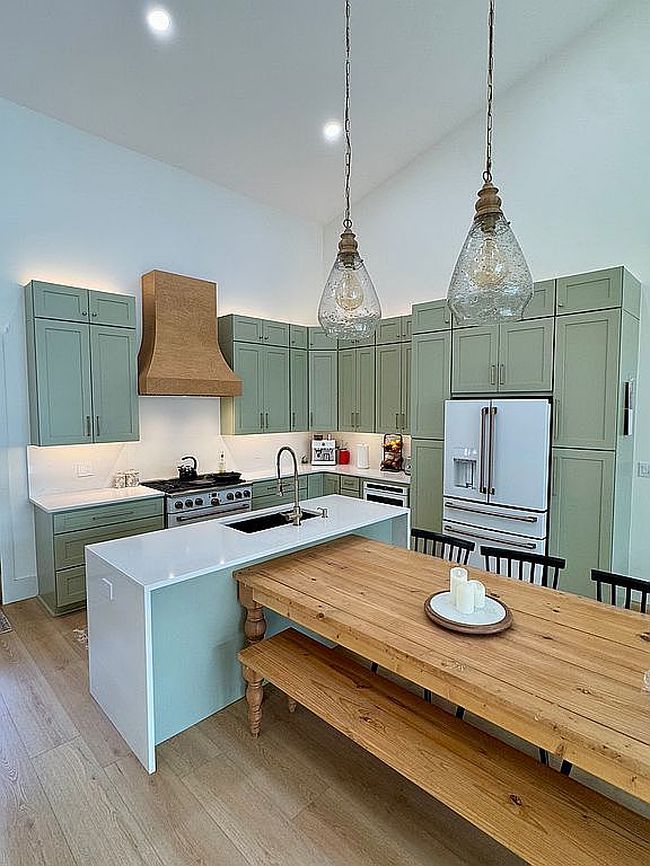 Additional photo 3 of property located at 128 Shadow Brook Shores Dr