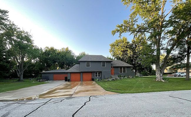 Photo of 15302 N Circle Dr