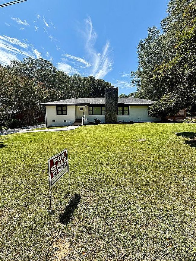 Photo of 102 Terrace Cir