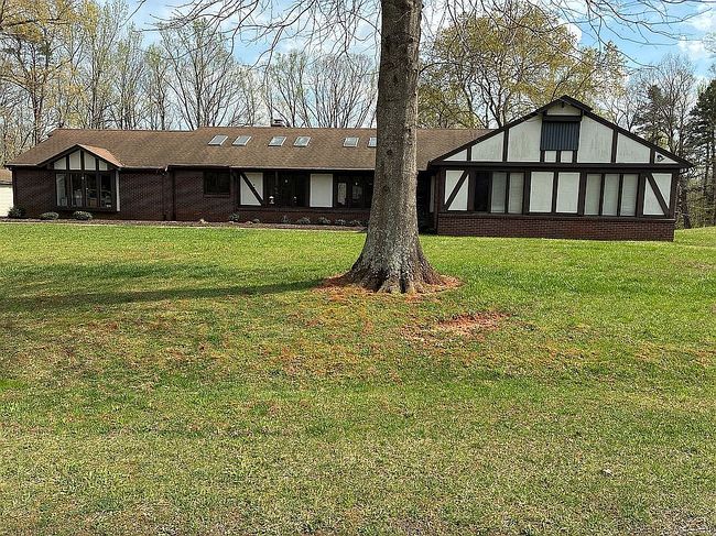 Image of 701 Apple Ln