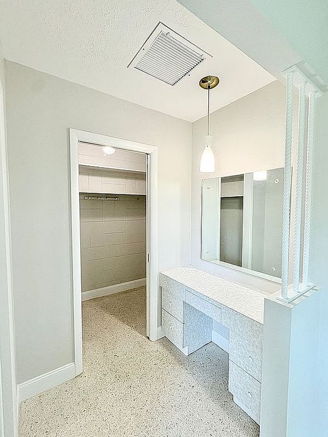 Photo of 421 Bayshore Dr, Venice, FL