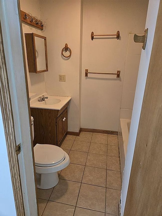 Photo of 1322 14th St, Auburn, NE