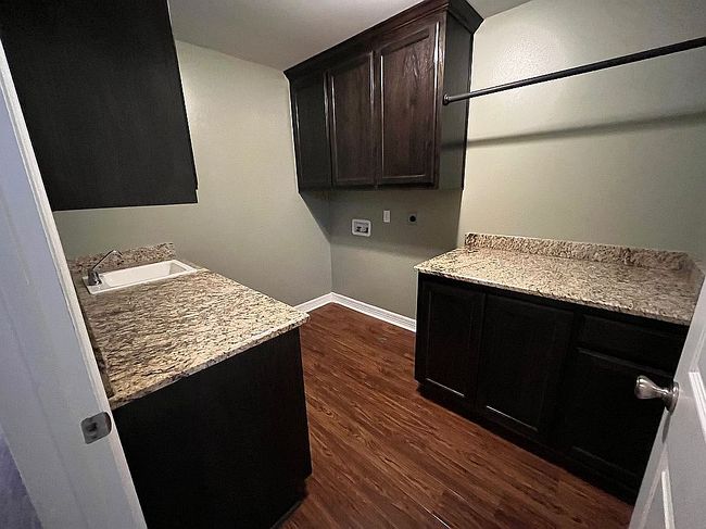 Photo of 206 Yucca Dr, Victoria, TX