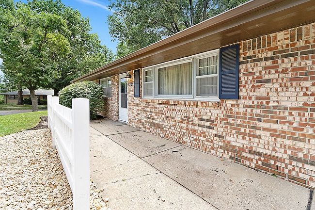Photo of 1701 Kenmar Dr, Manhattan, KS