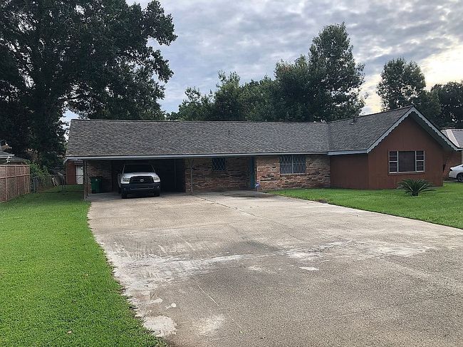 Photo of 2003 Old Jeanerette Rd, New Iberia, LA