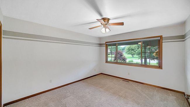 Photo of 552 Fleetwood Dr N, Valparaiso, IN