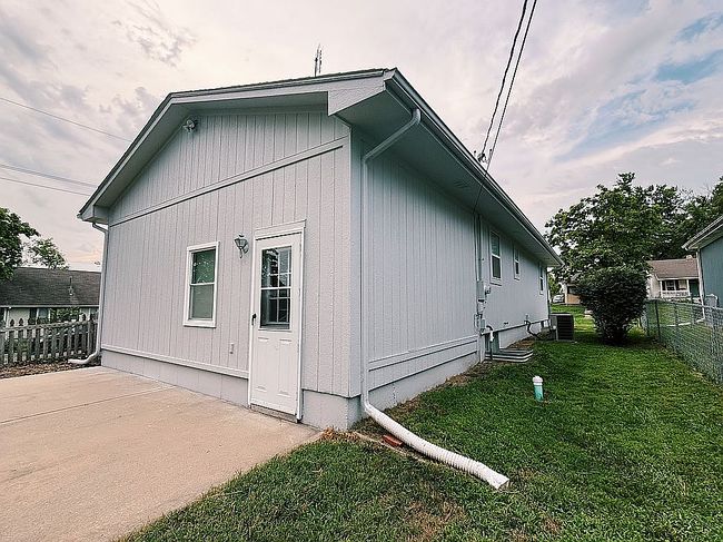 Photo of 101 S 5th St, Paola, KS
