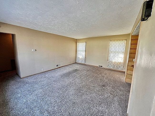 Image of 329 Hillcrest Dr