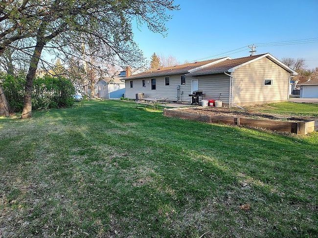 Image of 207 E 2nd St