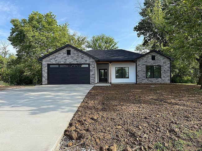 Photo of 341 E Sexton St, Harrisburg, MO