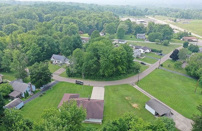 Photo of Buena Vista Dr, Hubbard, OH