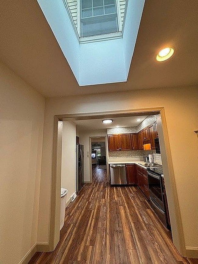 Image of 102 Strayer Dr