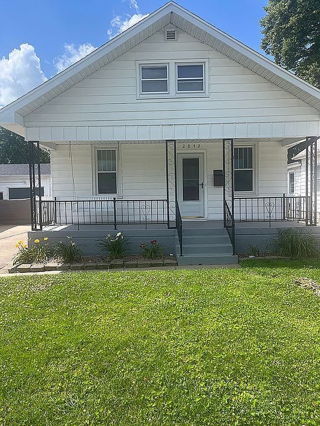 Photo of 2842 Elm St, Quincy, IL