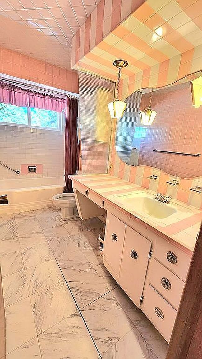 Additional photo 1 of property located at 3880 Independence Ct