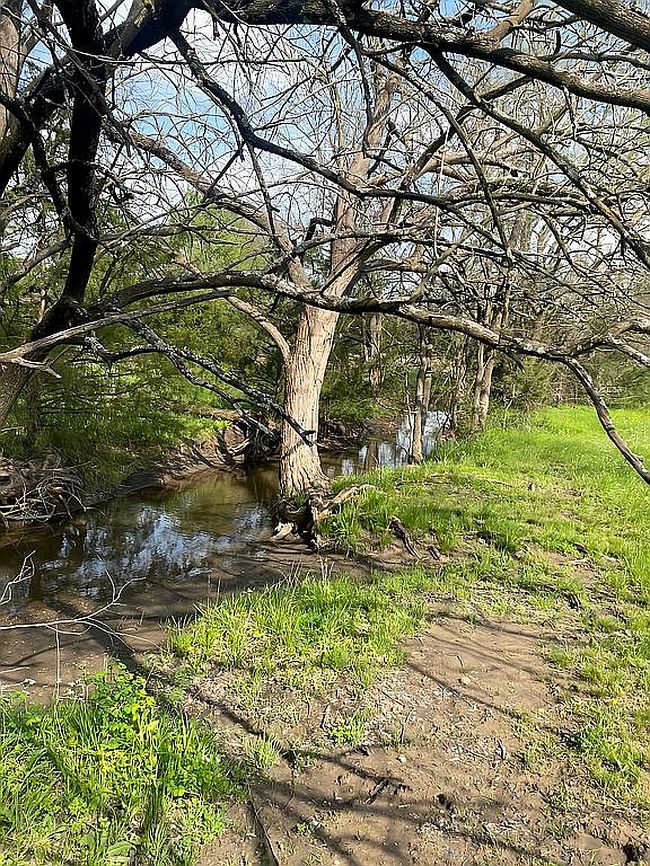 Additional photo 3 of property located at 1093 N 4260th Rd