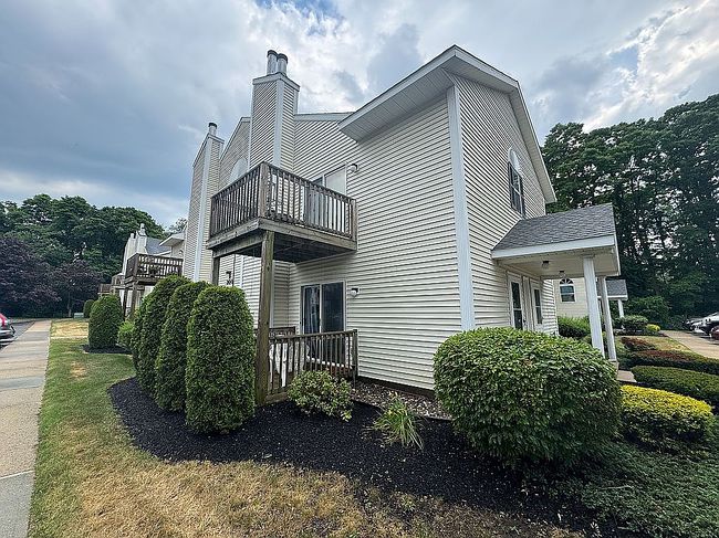 Photo of 305 Greenwich Dr, Albany, NY