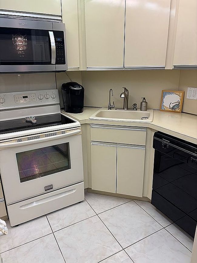 Photo of 133 N Pompano Beach Blvd Apt 710, Pompano Beach, FL