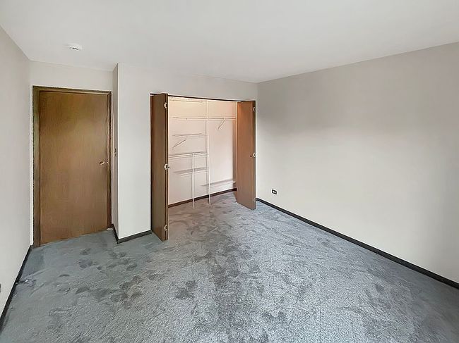 Photo of 950 E Wilmette Rd Unit 215, Palatine, IL